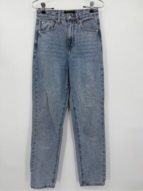 White Fox Light Wash 100% Cotton Denim Mom Jeans